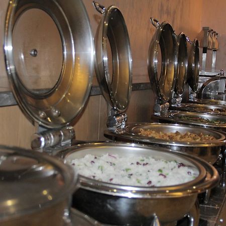 Momona Hotel Addis Ababa Dış mekan fotoğraf