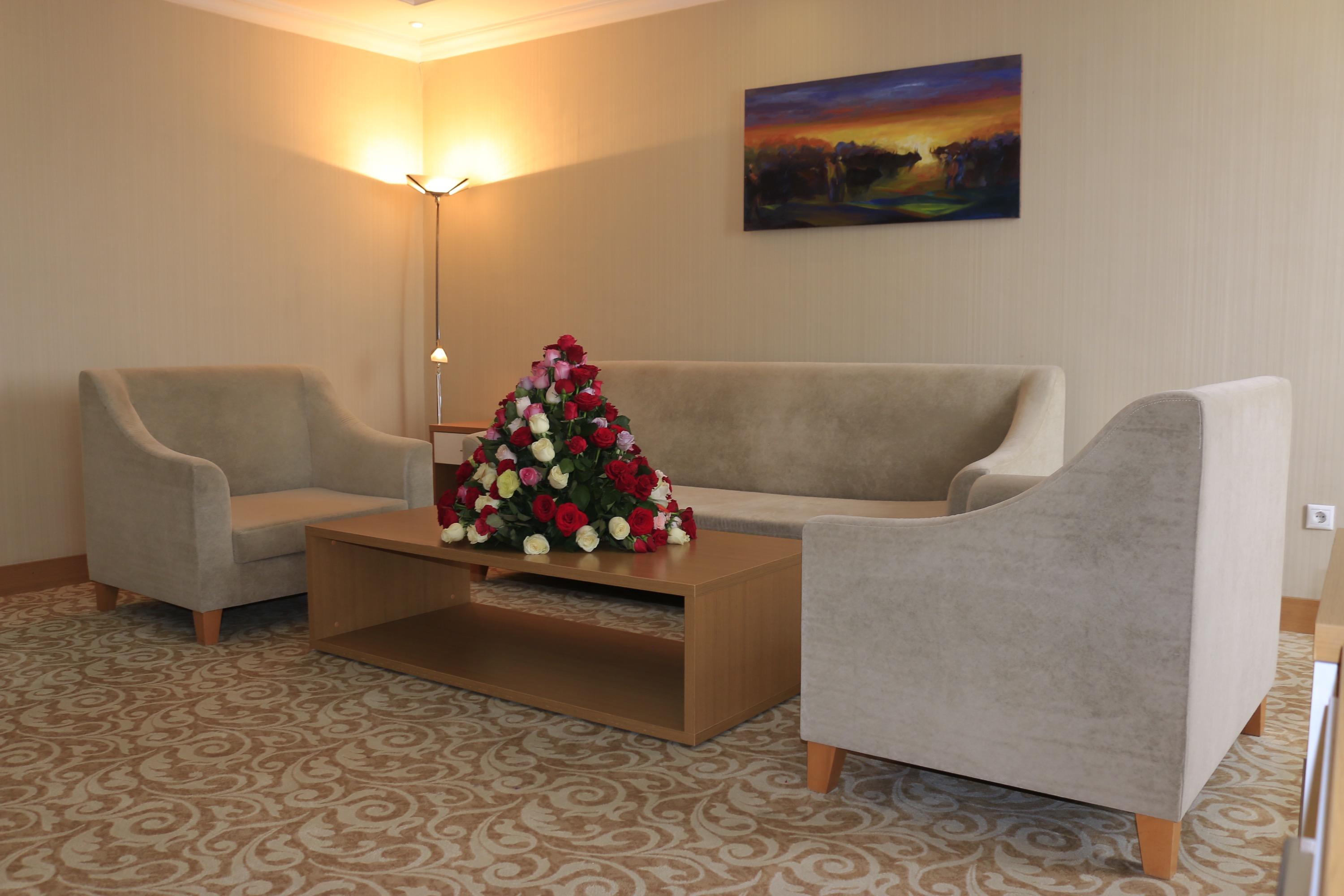 Momona Hotel Addis Ababa Dış mekan fotoğraf