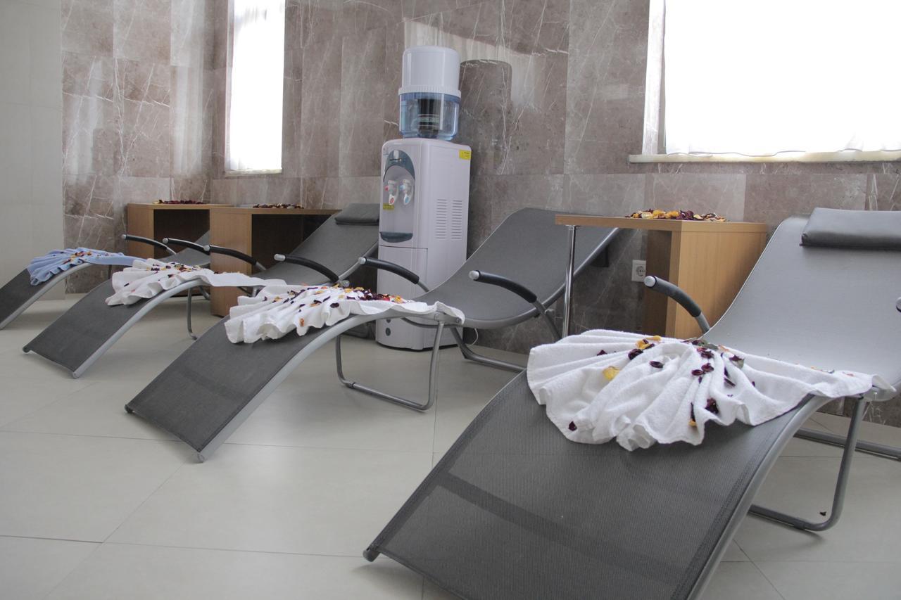 Momona Hotel Addis Ababa Dış mekan fotoğraf