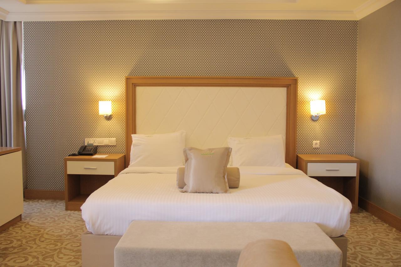Momona Hotel Addis Ababa Dış mekan fotoğraf