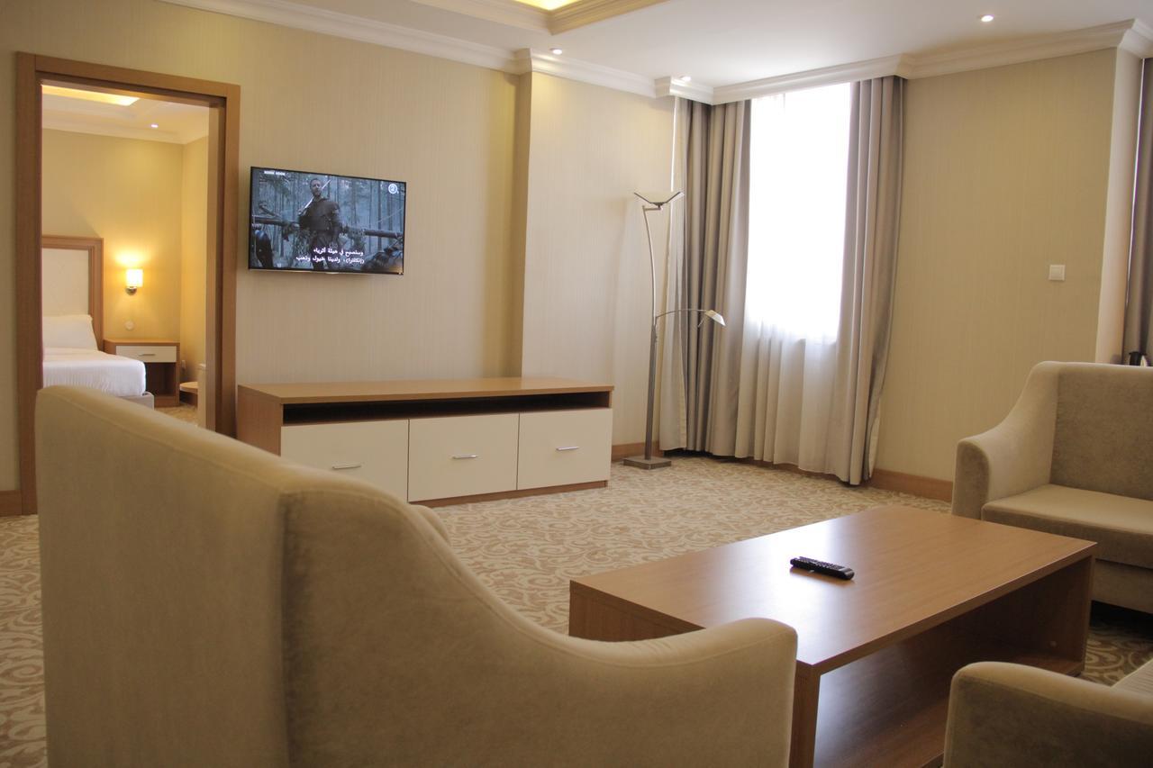 Momona Hotel Addis Ababa Dış mekan fotoğraf