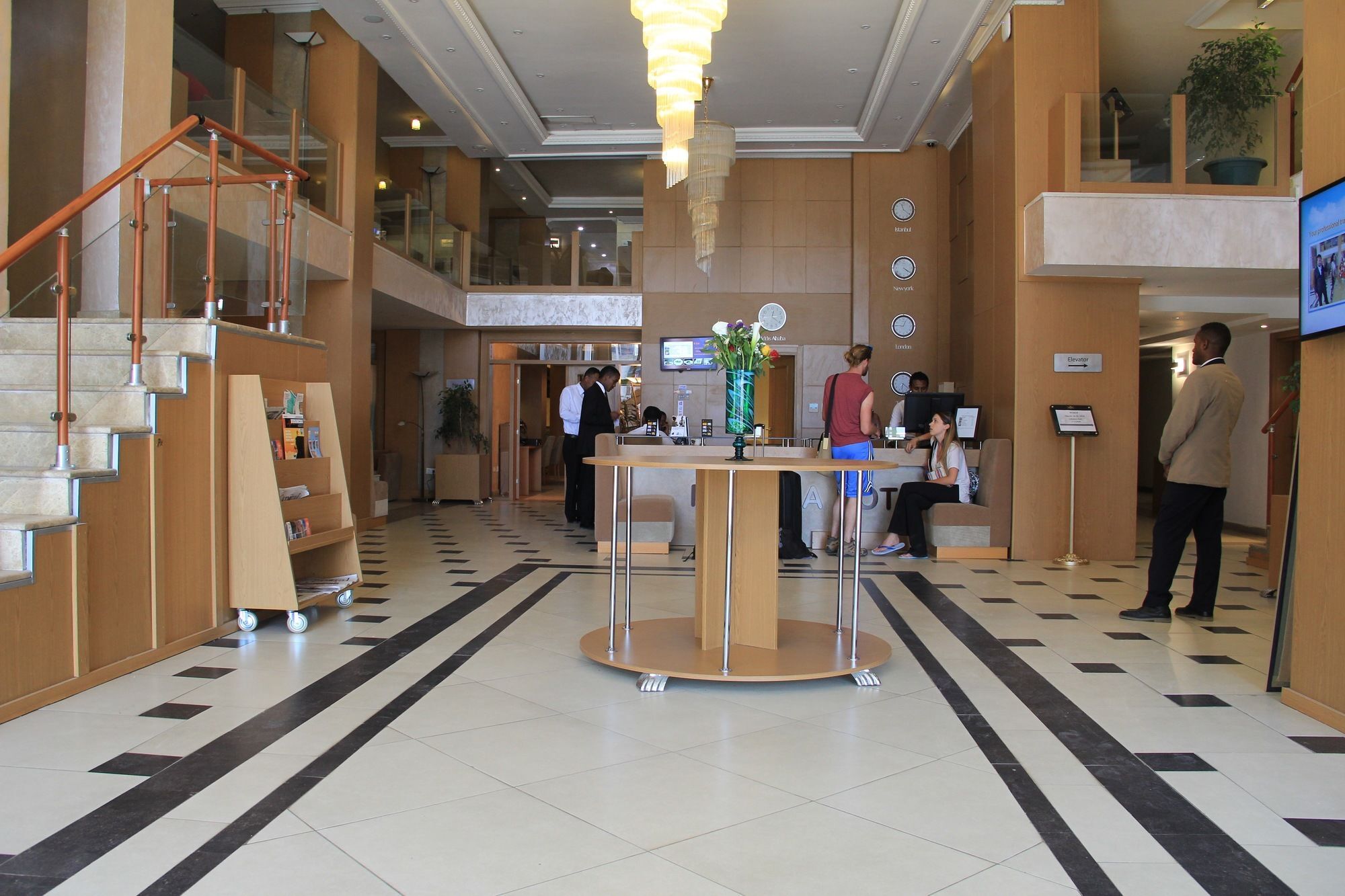 Momona Hotel Addis Ababa Dış mekan fotoğraf
